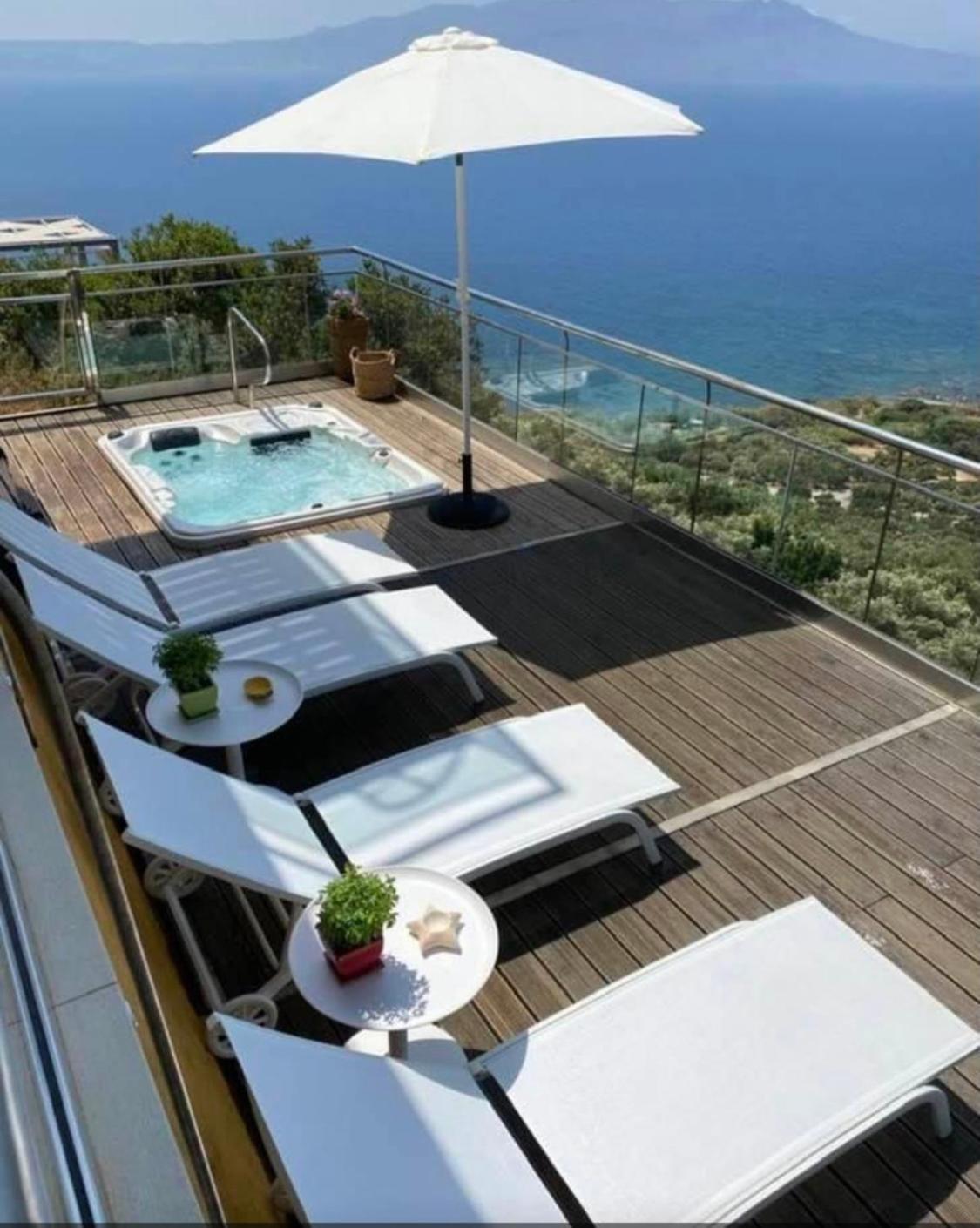 Beachfront Ravdoucha Epavlis Eleni Villa - Pool, Hot Tub, Gym, Sauna, Private Parking, Wifi Ханя Екстериор снимка
