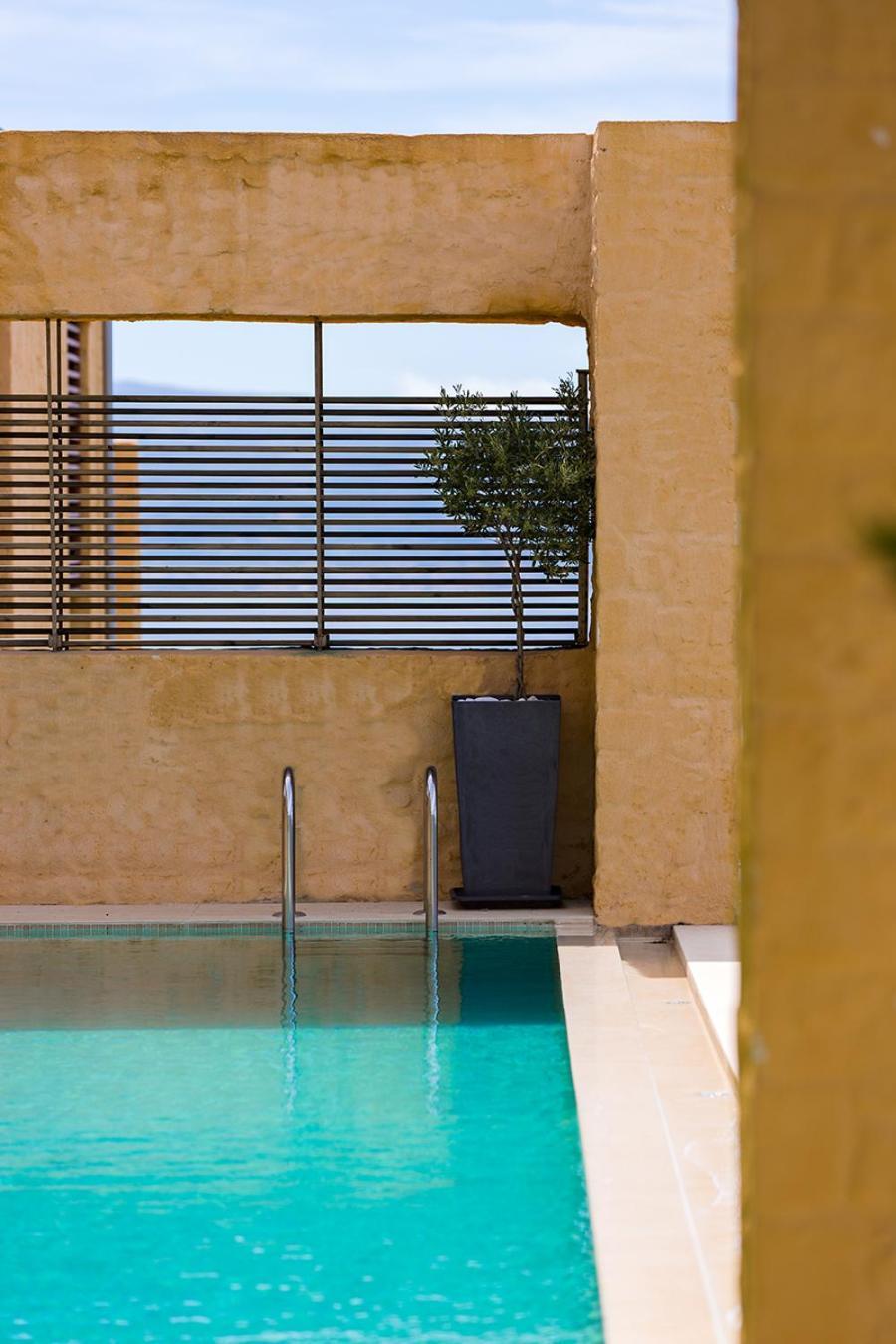 Beachfront Ravdoucha Epavlis Eleni Villa - Pool, Hot Tub, Gym, Sauna, Private Parking, Wifi Ханя Екстериор снимка