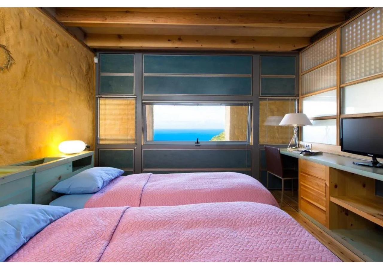 Beachfront Ravdoucha Epavlis Eleni Villa - Pool, Hot Tub, Gym, Sauna, Private Parking, Wifi Ханя Екстериор снимка