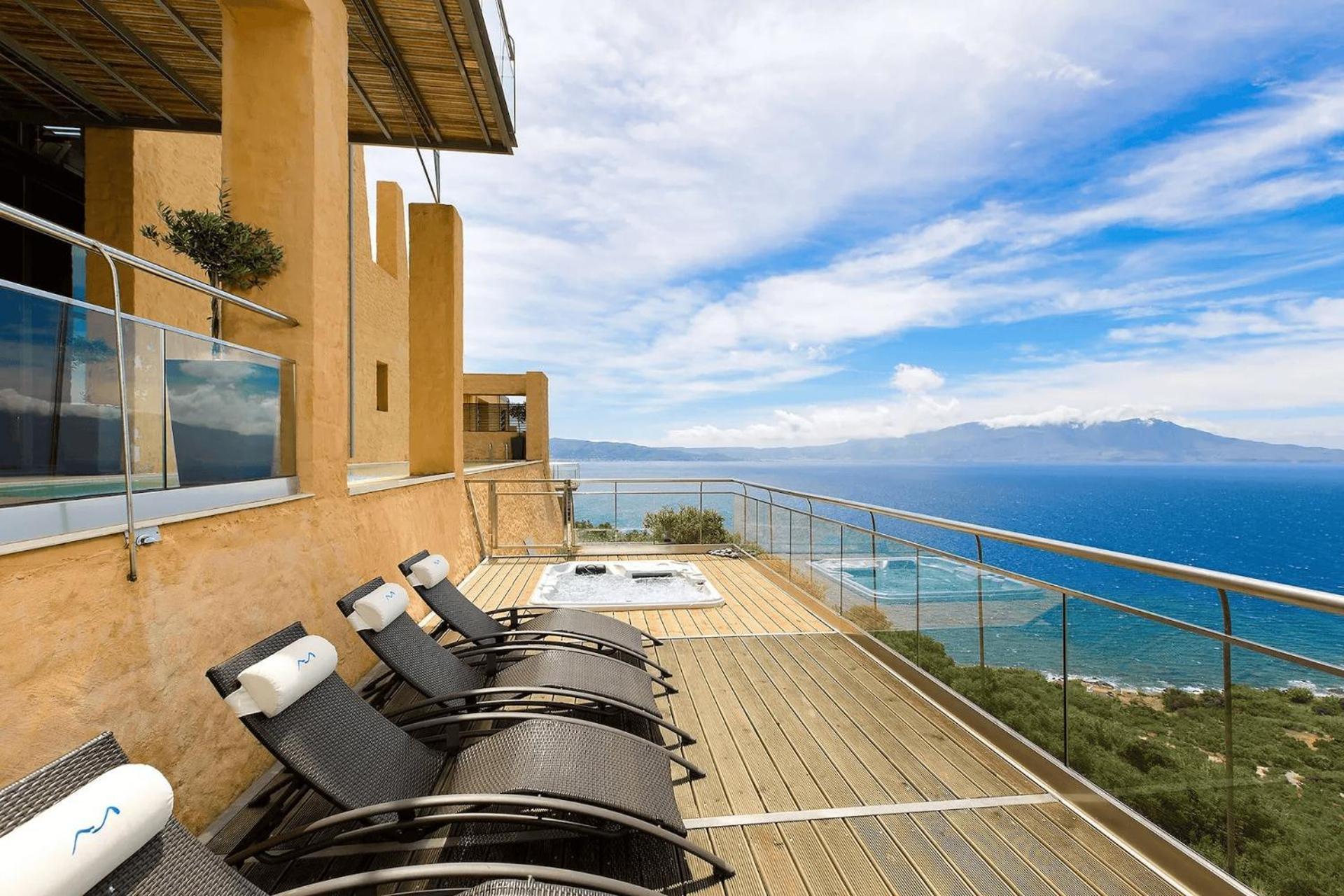 Beachfront Ravdoucha Epavlis Eleni Villa - Pool, Hot Tub, Gym, Sauna, Private Parking, Wifi Ханя Екстериор снимка
