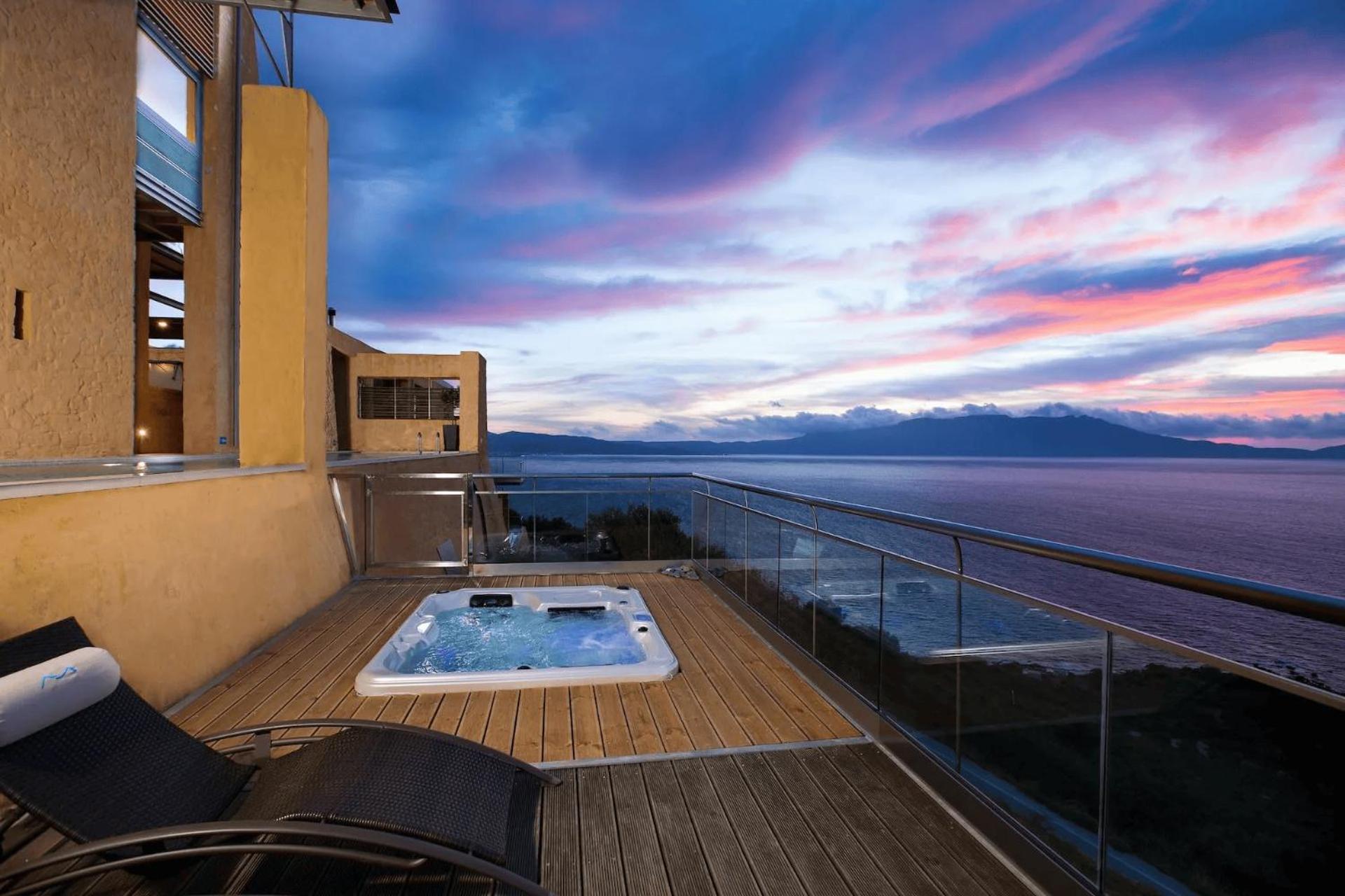 Beachfront Ravdoucha Epavlis Eleni Villa - Pool, Hot Tub, Gym, Sauna, Private Parking, Wifi Ханя Екстериор снимка