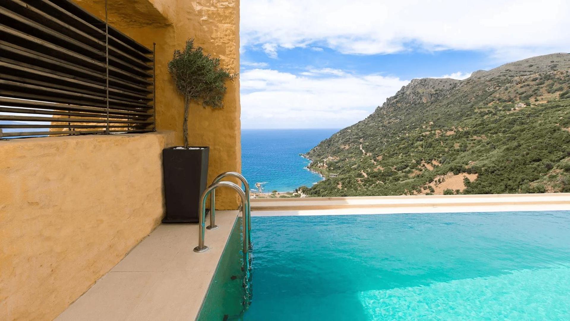 Beachfront Ravdoucha Epavlis Eleni Villa - Pool, Hot Tub, Gym, Sauna, Private Parking, Wifi Ханя Екстериор снимка